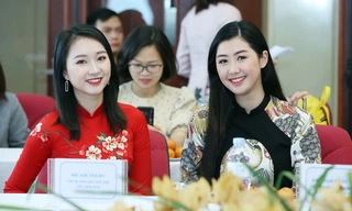 Người đẹp Phạm Ngọc Linh, Kim Trà My rạng rỡ dự họp báo Chủ nhật Đỏ
