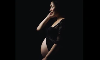 Hoa hậu Ngô Phương Lan lần đầu khoe bụng bầu 