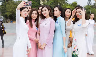 Hoa hậu Mỹ Linh, Á hậu Phương Nga mặc áo dài đọ sắc thí sinh Miss World Vietnam