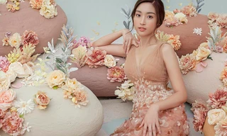 Hoa hậu Đỗ Mỹ Linh mặc váy ren xuyên thấu gợi cảm