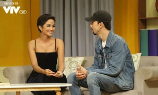 H'Hen Niê thân thiết bên Đen Vâu.