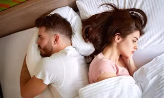 Vì sao các cặp đôi bỗng dưng không còn ham muốn 'gần gũi'?