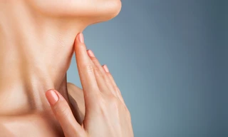 Cách cực kỳ đơn giản nhưng hiệu quả xóa nếp nhăn ở cổ sau tuổi 30 