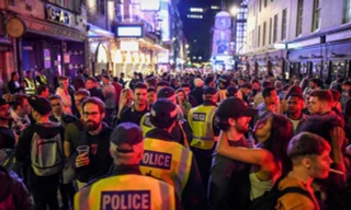 Lệnh cấm được dỡ bỏ, người Anh điên cuồng tiêu thụ thứ này khiến ai nghe xong cũng “sốc“