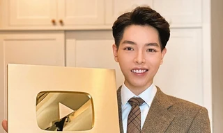 Đức Phúc nhận nút vàng Youtube