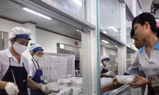 Ăn sáng... 2.000 đồng