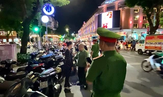 Xử lý hàng loạt điểm gửi xe tự phát, 'chặt chém' quanh hồ Hoàn Kiếm dịp nghỉ lễ 2/9