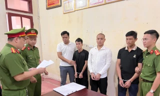 Đánh người dã man vì tiếng huýt sáo