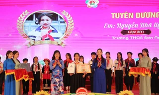 Tuyên Quang tuyên dương Cháu ngoan Bác Hồ, trao giải ‘Nhà sử học nhỏ tuổi’