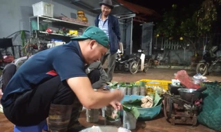 Cận Tết, những người thịt lợn thuê tất bật với công việc từ 12 giờ đêm