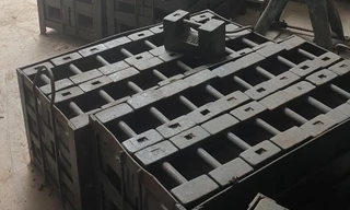 Các quả cân kỹ thuật trong kho của Trung tâm ứng dụng Khoa học và Công nghệ tỉnh Bắc Giang