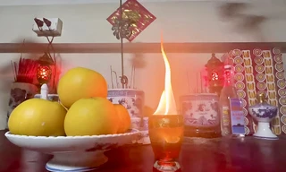 Nguy cơ cháy từ nến cốc, nến thơm trên bàn thờ dịp Tết