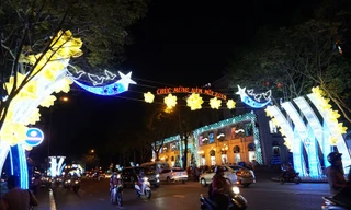 Không khí Noel ngập tràn đường phố Sài Gòn