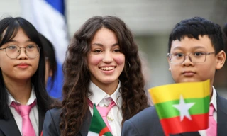 Ngắm dàn 'trai xinh, gái đẹp' đến từ 30 quốc gia trong lễ khai giảng của hệ thống trường TH School