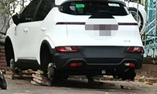 Ô tô điện vừa mua đã bị trộm mất 4 bánh