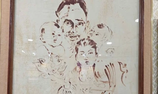 Nghệ nhân miền Tây vẽ tranh về Bác Hồ từ máu, lá sen