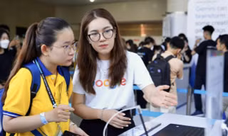 Chuyên gia Google hướng dẫn các bạn trẻ cách sử dụng các công cụ AI hiệu quả