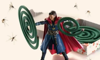 Cười xỉu với cách dân mạng sử dụng tượng “Bác sĩ Trang” để làm giá đỡ... nhang muỗi!