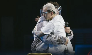 HLV Binz tìm được thí sinh nữ đầu tiên, Wowy tăng tốc “đạp cần” rước hẳn 3 chiến binh trẻ