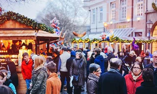 Sắc màu ấm áp trong chợ Giáng sinh ở Đức