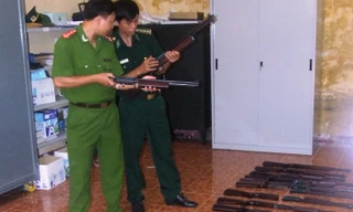 Phá đường dây đưa súng từ nước ngoài vào Việt Nam