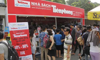 Nhà sách Tiền Phong náo nức phục vụ khách tại hội sách