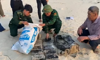 Cải trang tàu cá theo dõi lực lượng chức năng, thả ma túy gắn định vị xuống biển 