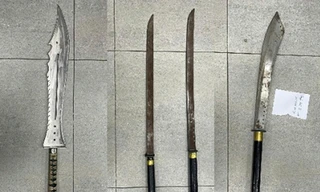 Hà Nội: Bắt nhóm đối tượng ngông cuồng liên tiếp đuổi chém người đi đường