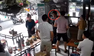 Người đàn ông bị khách cùng bàn ăn đâm trọng thương