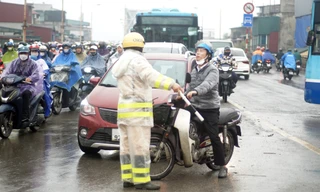 CSGT Hà Nội ra quân tuyên truyền, xử lý vi phạm trên loạt cầu dẫn vào nội đô