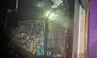 Hà Nội: 3 người thoát nạn trong vụ cháy nhà 3 tầng lúc rạng sáng