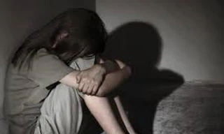 Thiếu nữ bị bạn trai quen qua mạng ép gửi video nhạy cảm