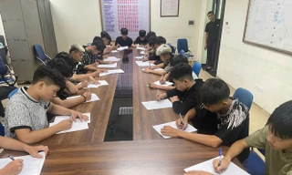 Xuyên đêm truy lùng nhóm 'quái xế' gây náo loạn đường phố Thủ đô