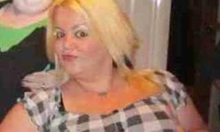 Nữ ứng cử viên bị la ó vì khoe ảnh bán nuy