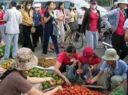 Bó tay với chợ tự phát?