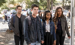 Sê-ri phim gây tranh cãi nhất của Netflix đã đi đến mùa 4, tiếp tục bị chê về nội dung