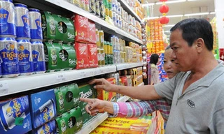 Bia tăng giá liên tục ngày cận Tết