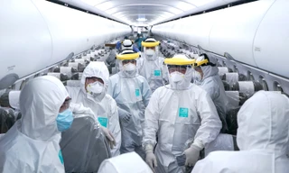 Tổ bay thực hiện chuyến bay đón công dân Việt Nam từ Vũ Hán (Trung Quốc) về nước