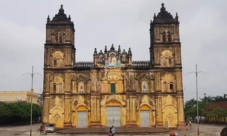 Nhà thờ Bùi Chu 134 năm tuổi. Ảnh: M.Đ