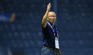 Đức Chinh cho thấy sự năng nổ, xông xáo mỗi khi có mặt trên sân ảnh: HỮU PHẠM