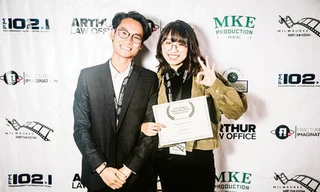 Tùng Anh và Yijun Pan nhận giải thưởng phim Red Thread