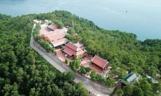 Ông Tô Văn Chương xây dựng hàng loạt công trình trái phép tại đảo Thẻ Vàng khi chưa được phê duyệt dự án Ảnh: H.D