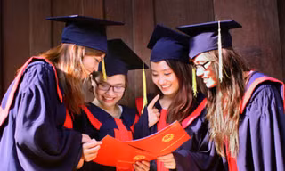 Thu hút nhân tài: Không thể chỉ bằng mỹ từ
