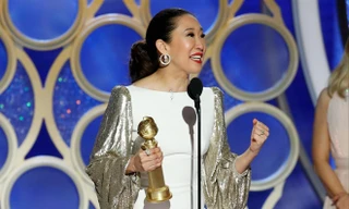 Nữ diễn viên gốc Á Sandra Oh, một trong hai người dẫn chương trình và thắng Quả cầu vàng