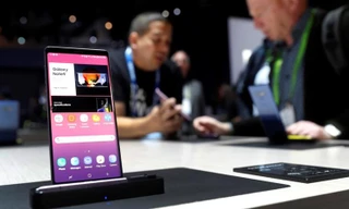 Nhật Bản hạn chế xuất khẩu các hóa chất dùng trong sản xuất đồ công nghệ cao của Hàn Quốc ảnh: Reuters