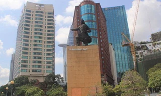 Lư hương Đức Thánh Trần