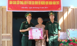 Biên phòng Đà Nẵng giúp dân nghèo sửa nhà