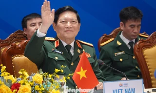 Đại tướng Ngô Xuân Lịch chủ trì ADMM-14, sáng 9/12. Ảnh: Nguyễn Minh