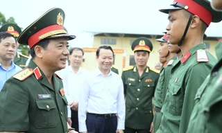 Thượng tướng Trịnh Văn Quyết yêu cầu chiến sĩ mới quyết tâm thực hiện 10 lời thề danh dự 