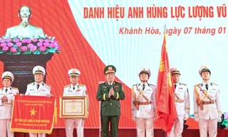 Thượng tướng Phạm Hoài Nam: Vùng 4 Hải quân tỏ rõ lòng trung thành tuyệt đối